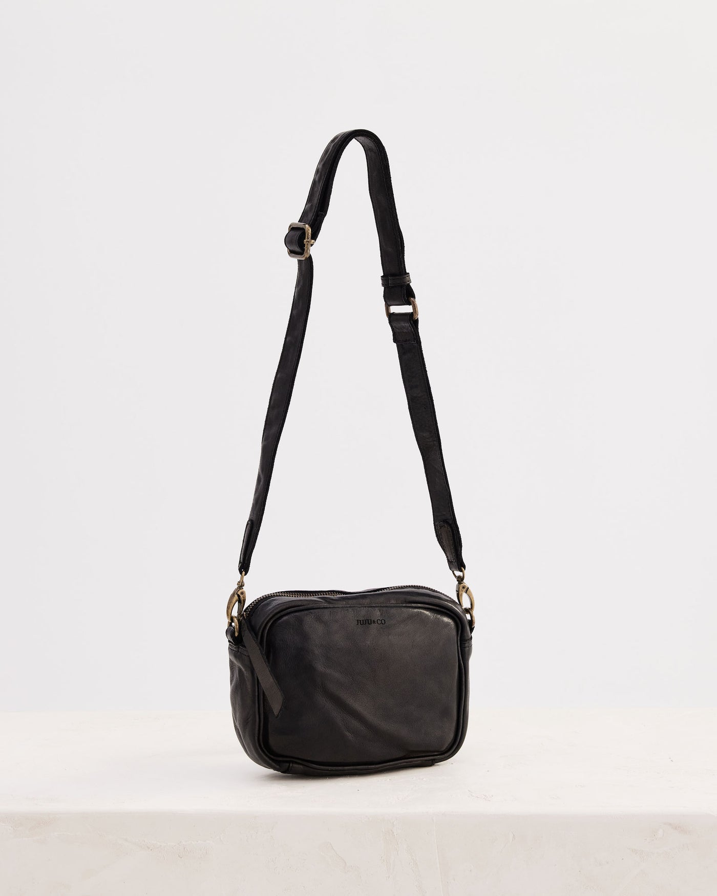 Camera Crossbody Black