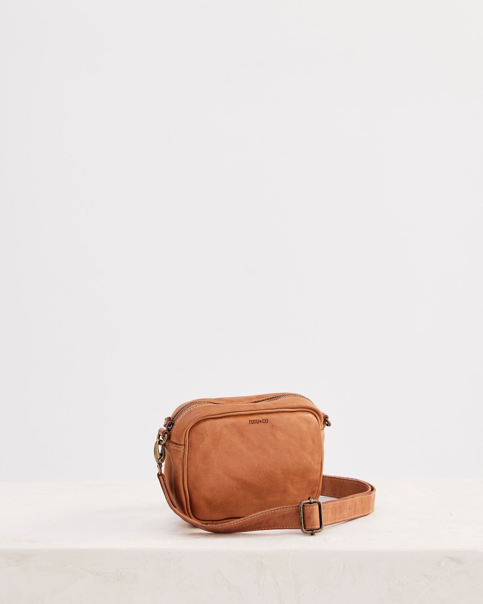 Camera Crossbody Tan